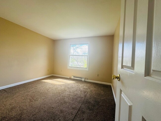 Building Photo - 1106 Hazel Dr