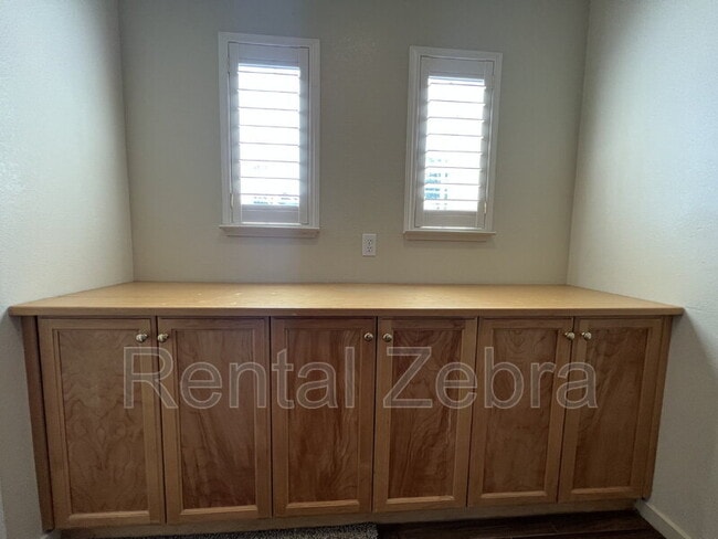 Building Photo - 1359 Rincon Dr