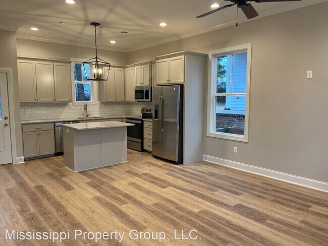 Building Photo - 2 br, 2 bath House - 1210 Ivy Road