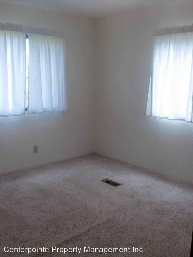 Building Photo - 3 br, 2 bath House - 247 Raintree Ave,