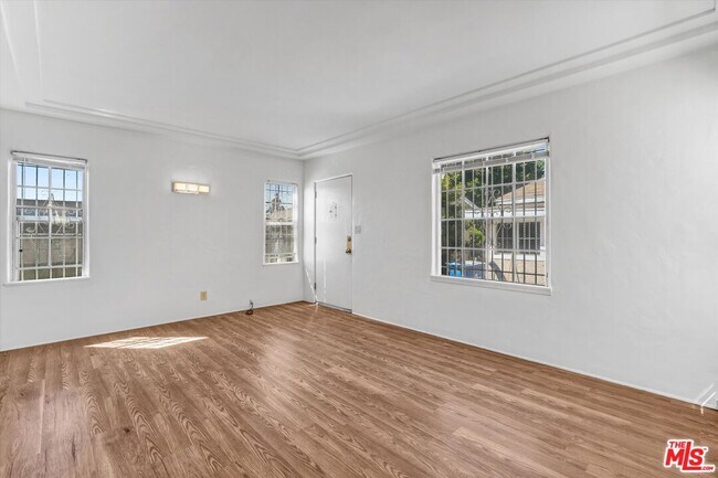 Foto del edificio - 820 S Grevillea Ave