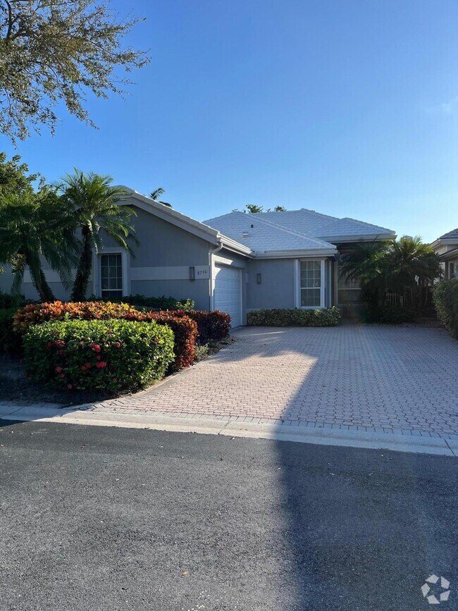 Hamilton Place Houses for Rent with a Swimming Pool Boca Raton, FL