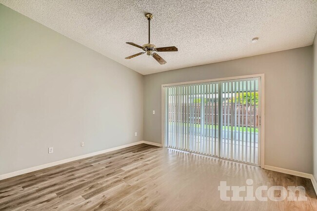 Foto del edificio - 9610 Fox Hearst Rd