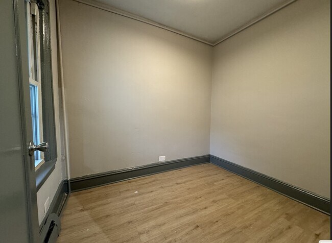 Unit 2 - 39 Bishop St