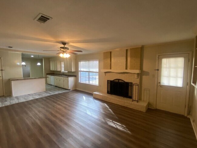 Foto del edificio - Renovated 3 Bedroom 2 Bath Home for Rent!