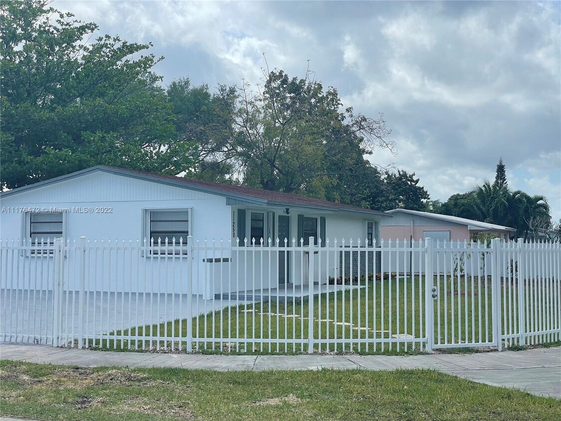 Foto principal - 11250 SW 200th St