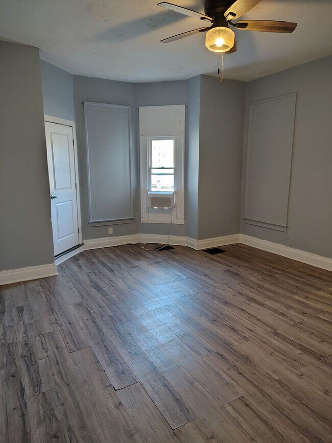 Foto del edificio - 1100 S 13th St