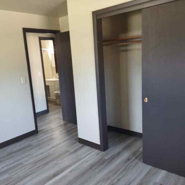 Foto del edificio - 1303 Morris Ave