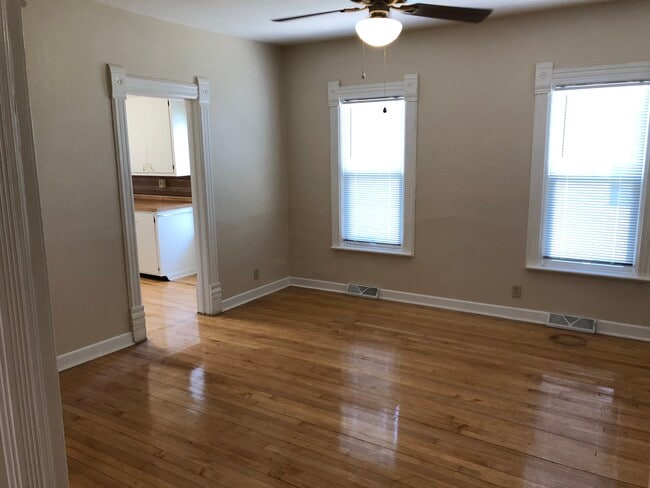 Dining into Kitchen - 24 W 12th Ave