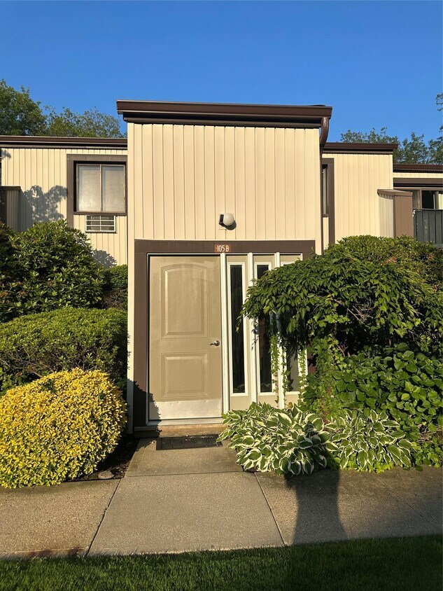 Foto principal - 105 Richmond Blvd