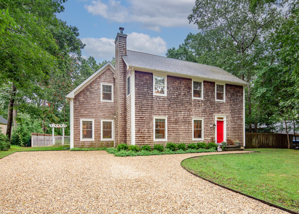 105 Rutland Rd, East Hampton, NY 11937 House for Rent in East Hampton