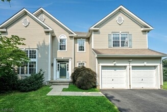 Building Photo - 23 Hill Hollow Rd