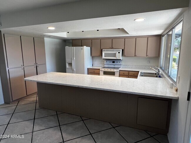 Foto del edificio - 2933 W Northview Ave