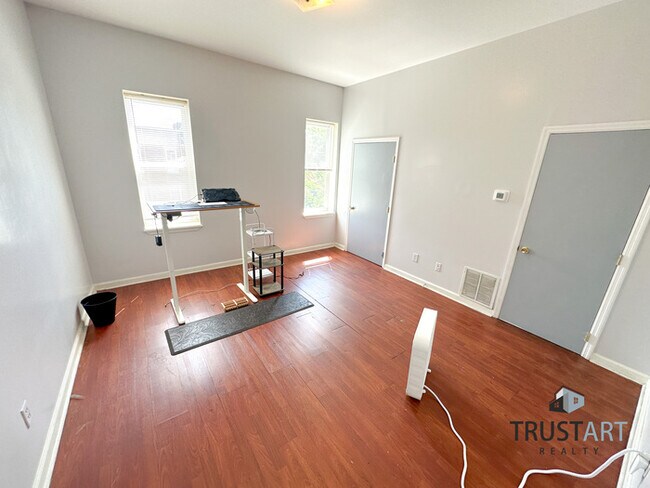 Foto del edificio - 8 bedroom house in North Central Philadelp...