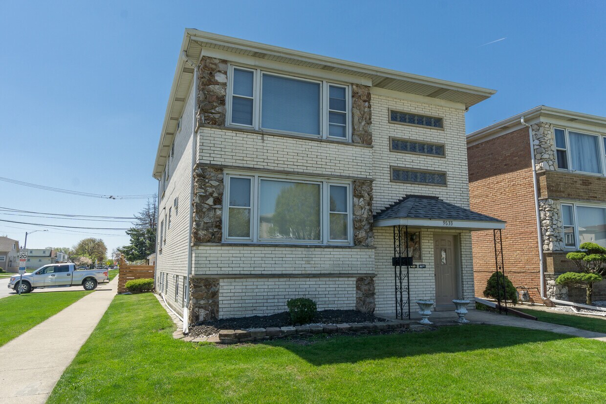 Foto principal - 9633 River St