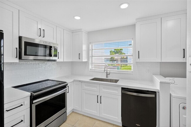 Building Photo - 10366 SW 208th Ln