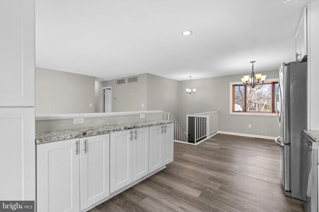 Building Photo - 8221 Millfield Ct