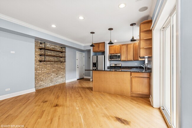 Foto del edificio - 2319 W Rosemont Ave