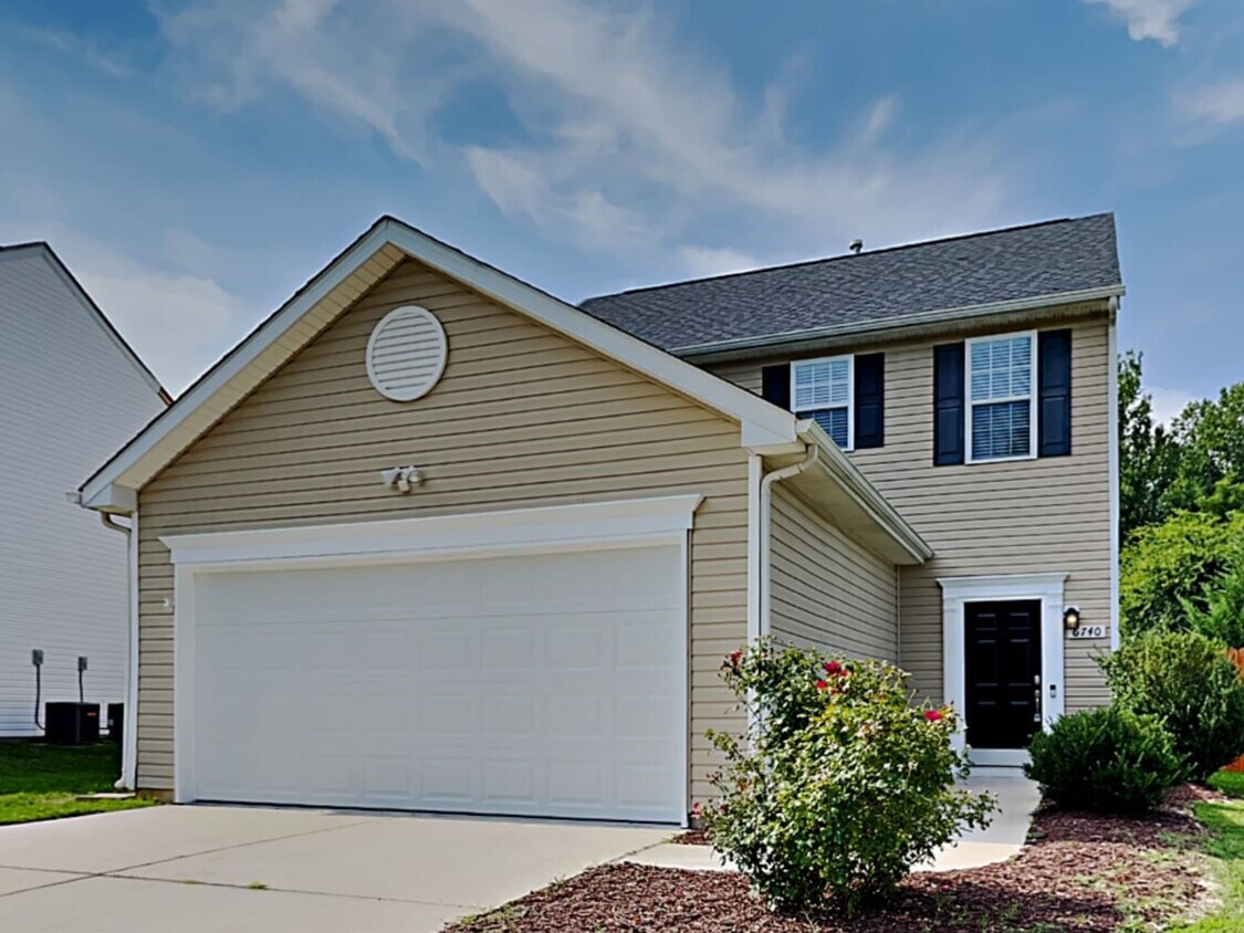 6740 Winners Dr House Rental in Whitsett, NC