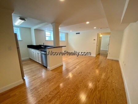 Photo - 3 Langdon St Apartment