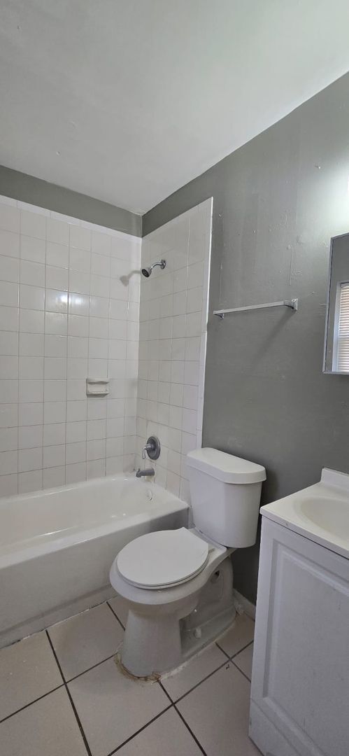 Foto del edificio - 9809 N Myrtle St