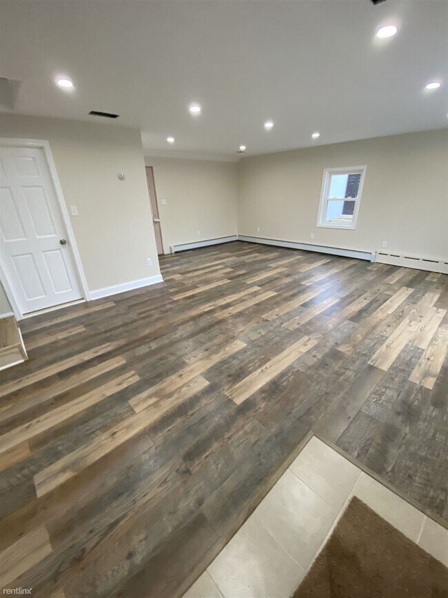 Building Photo - 3 br, 2.5 bath House - 3006 E Lincoln Hwy