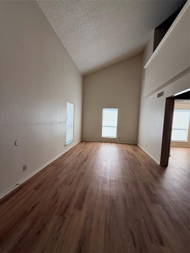 Building Photo - 8204 Hood Cir