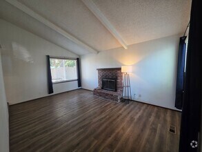 Building Photo - 253 S 40th Pl