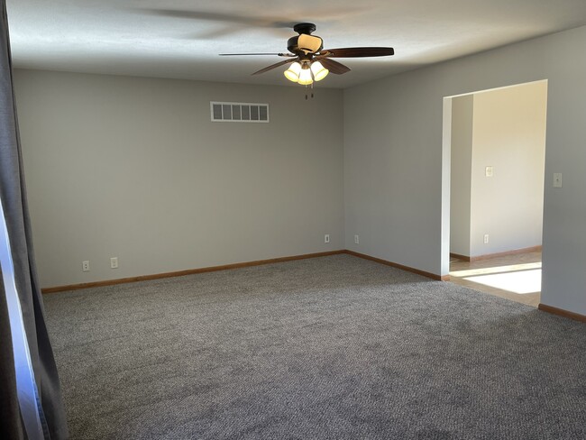 Building Photo - 5005 Meredeth St