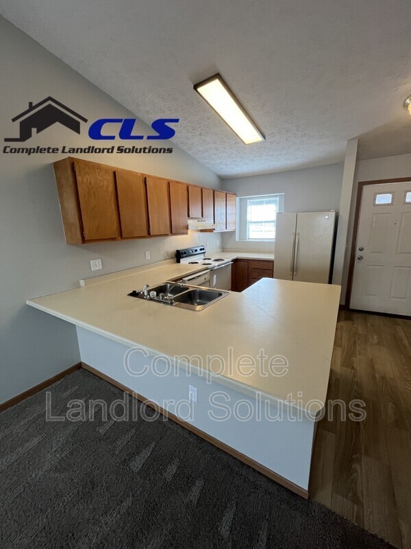 Foto del edificio - 582 College Ave