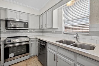 Building Photo - 1221 Cedar Post Ln