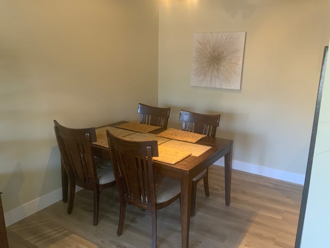 Building Photo - 555 S Royal Crest Cir