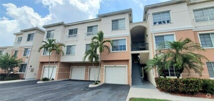 Building Photo - 2103 Myrtlewood Cir E