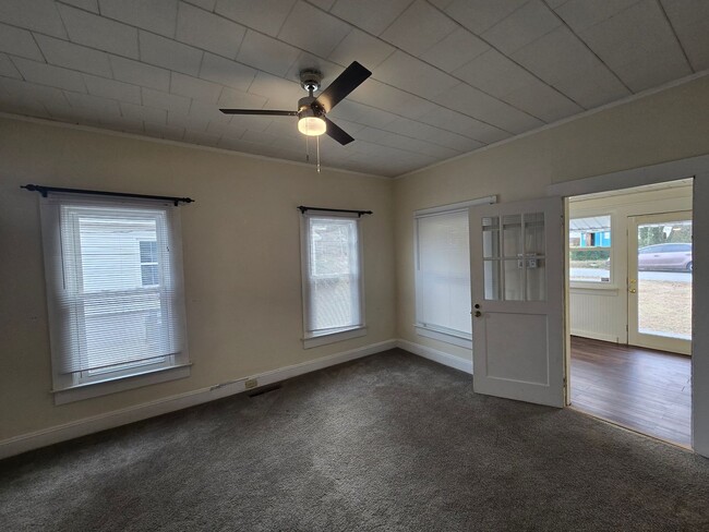 Building Photo - Charming 1920s Bungalow Steps from Downtow...