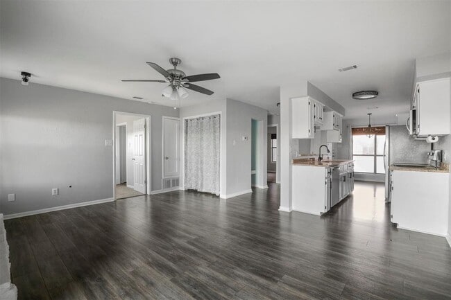 Building Photo - 849 Gun Barrel Ln