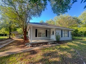 Building Photo - 1002 Barnhill St Building Photo - 1002 Barnhill St