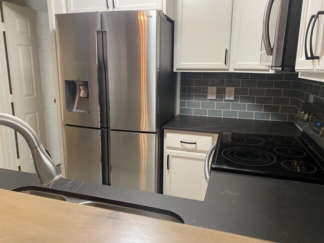 Foto del edificio - 8767 E Dry Creek Rd