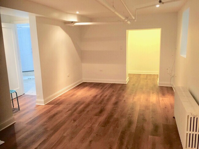 Foto del edificio - 1328 W Argyle St