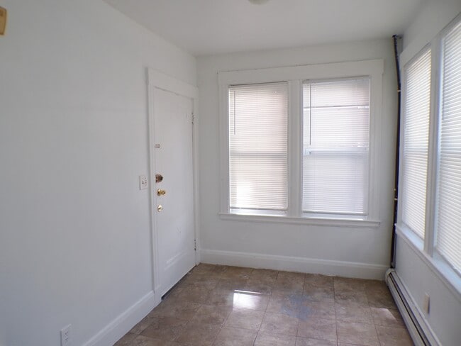 Building Photo - 24 Hanover Cir