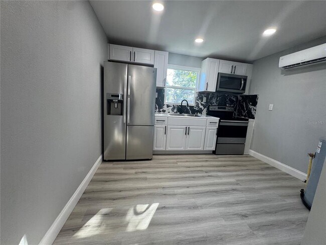 Building Photo - 5504 60th Way N