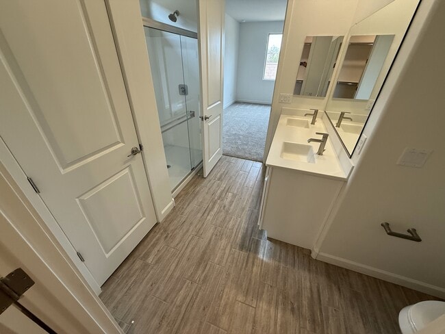 Foto del edificio - 874 W Calle Bombona