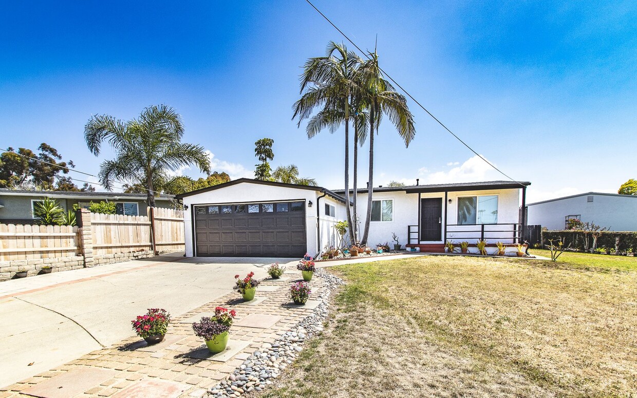 Foto principal - South Oceanside 3 Bedroom 1 Bath Home!