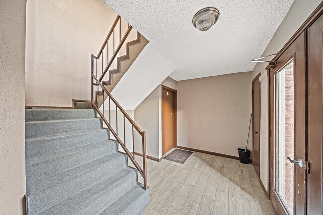 Foto del edificio - 12100 Overbrook Ln