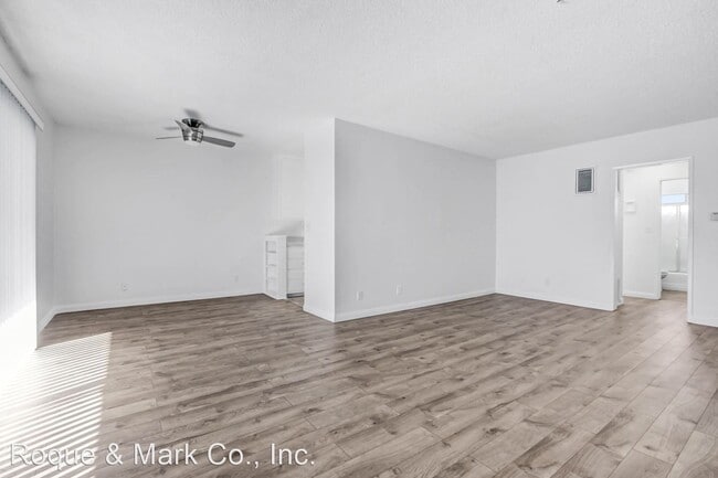 Building Photo - 1 br, 1 bath Apartment - 3625 Mentone Aven...