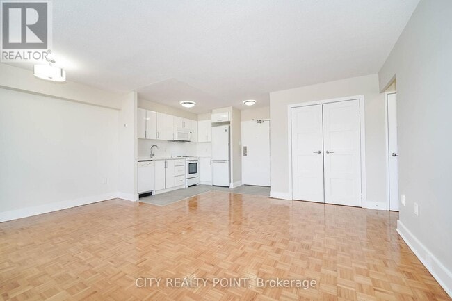 Building Photo - 1500 Bathurst St