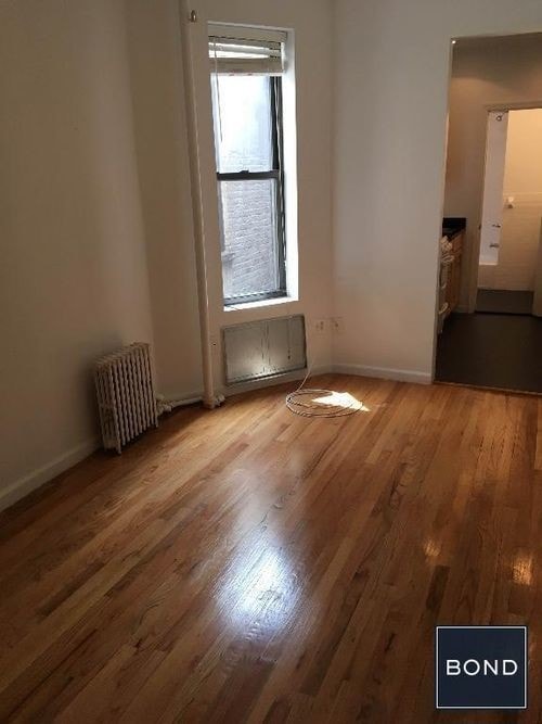 Primary Photo - 321 E 89th St