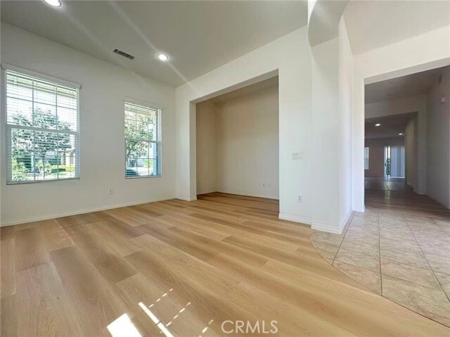 Building Photo - 803 E Manresa Dr