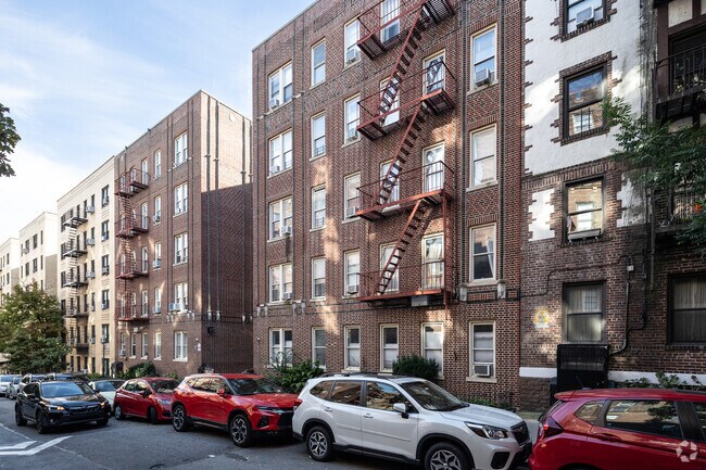 Foto del edificio - 187 Pinehurst Avenue