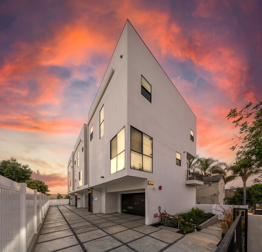 Foto principal - 109 N Westlake Ave