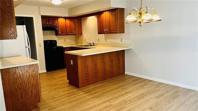 Foto del edificio - 441 Ayrault Rd